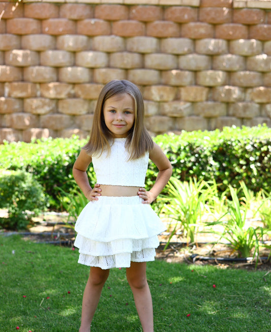 “The White Ruffled Set”